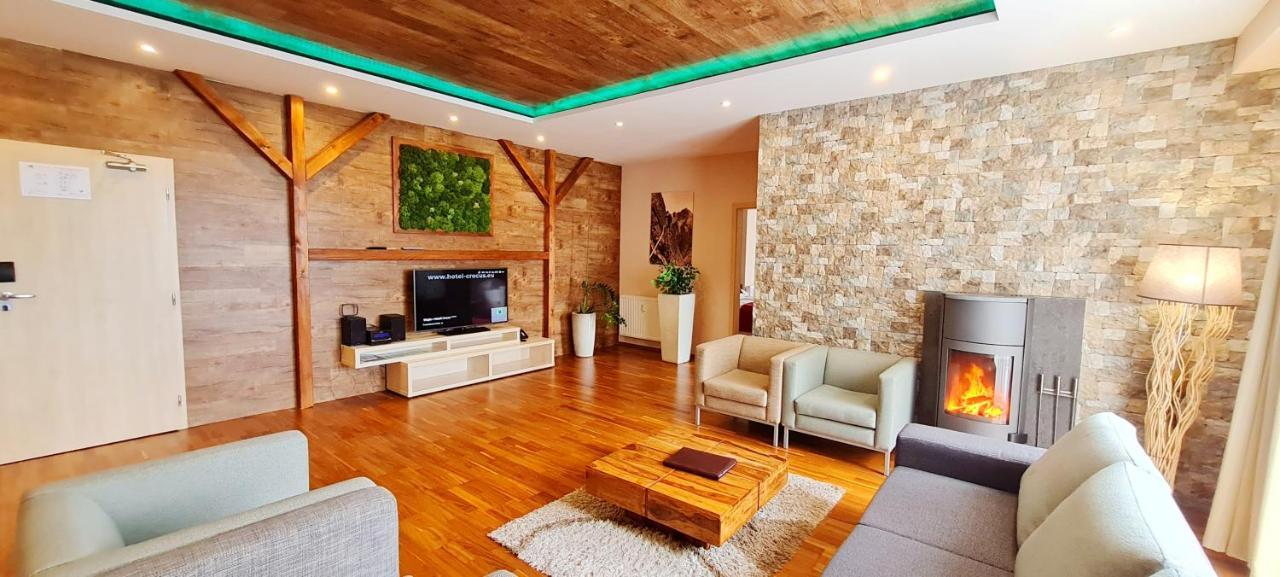 Hotel Crocus Strbske Pleso Exterior foto