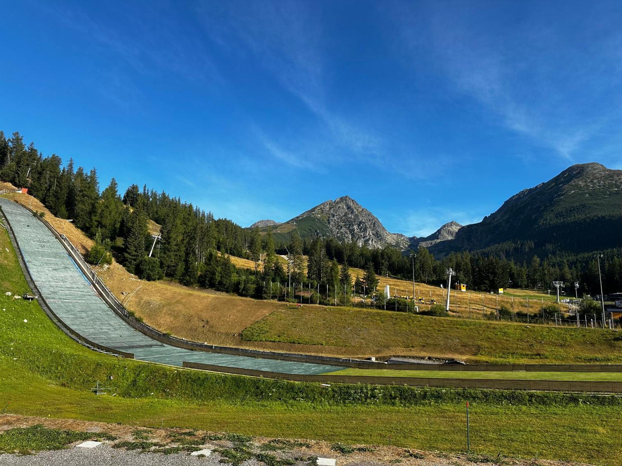 Hotel Crocus Strbske Pleso Exterior foto